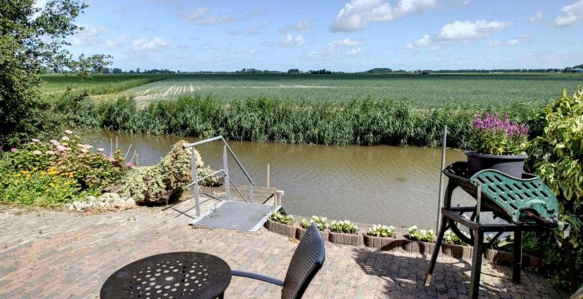 Appartement 2 Met Terras Aan De Tuin Van Op De Roemte Baflo 외부 사진