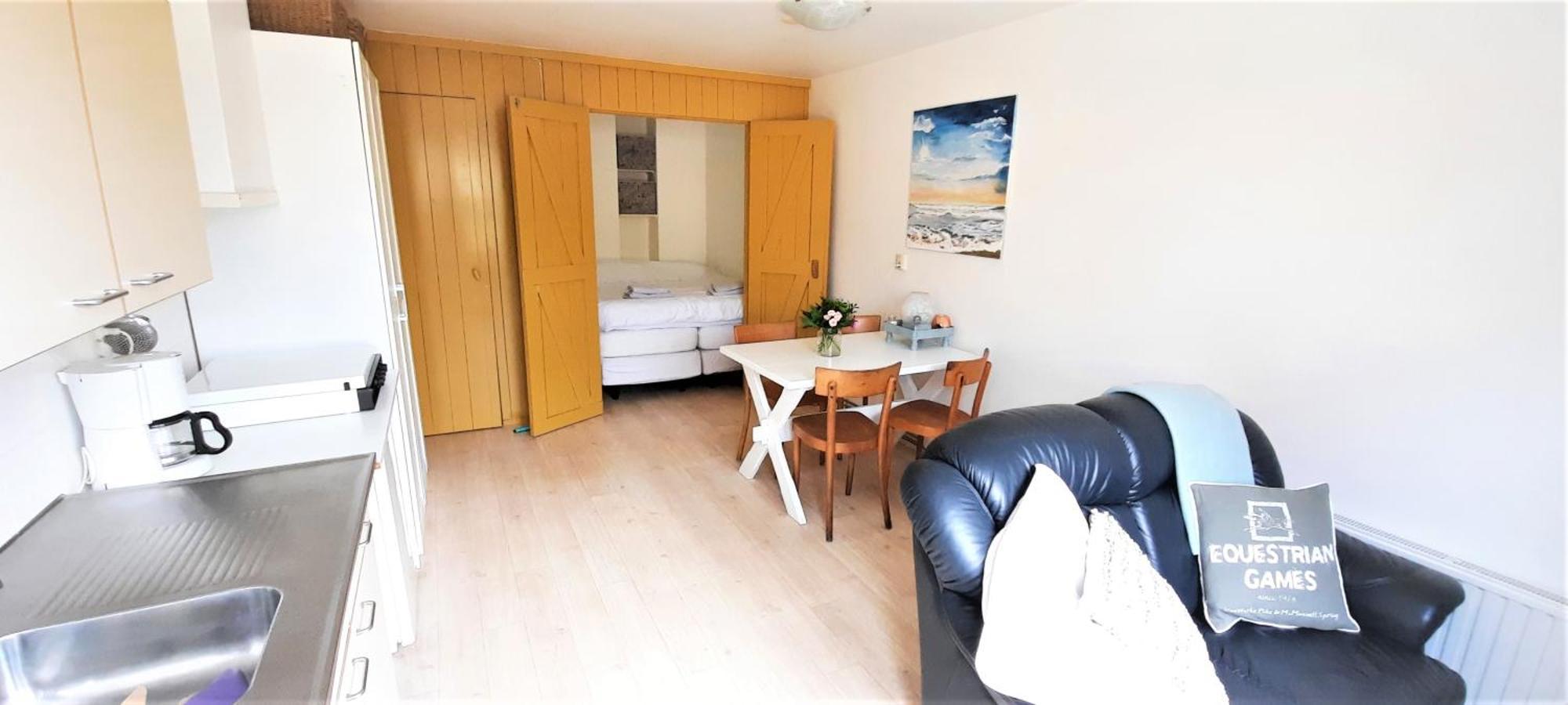 Appartement 2 Met Terras Aan De Tuin Van Op De Roemte Baflo 외부 사진